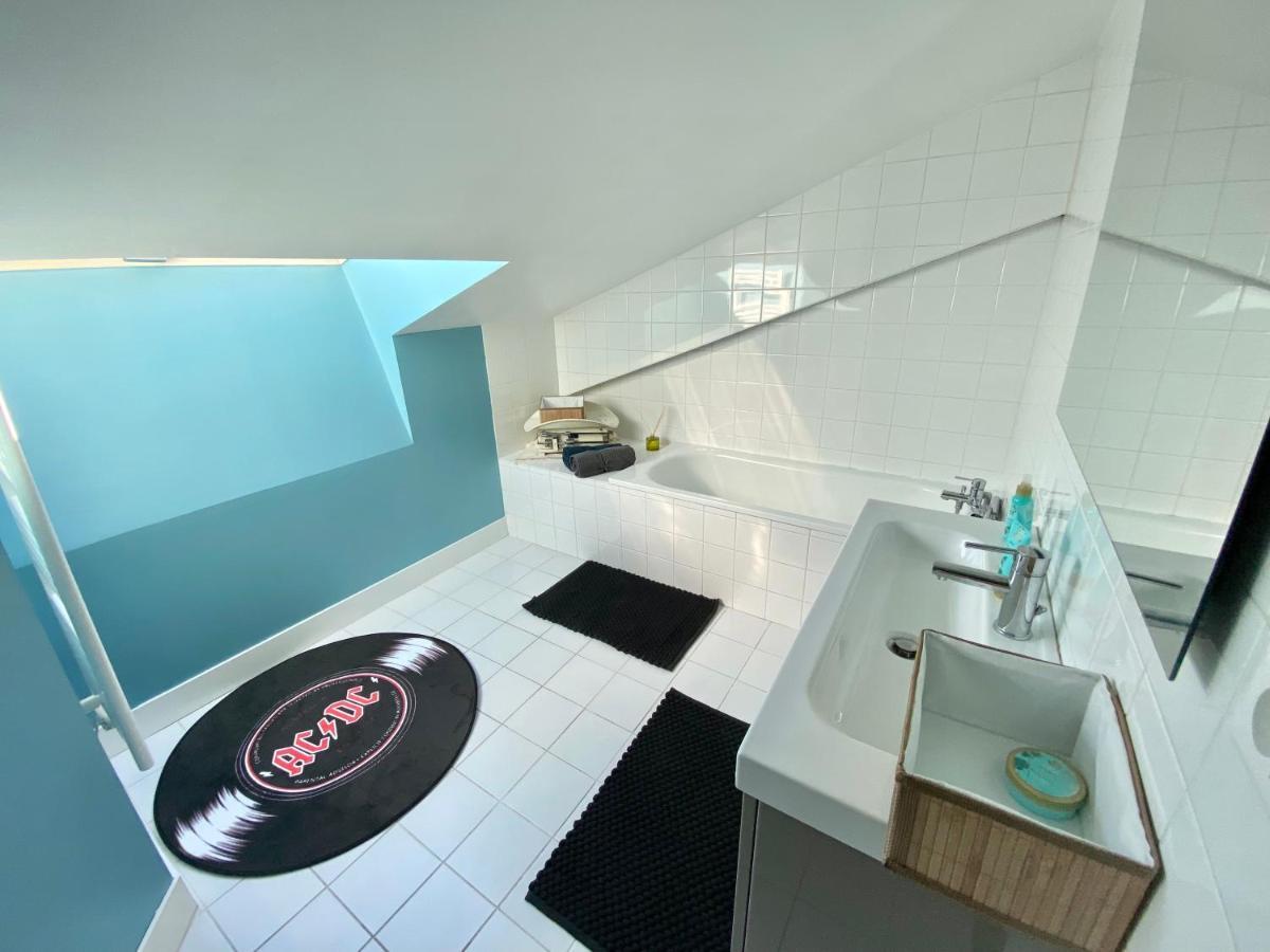 Superbe LOFT centre-ville - Sauna - parking privé -Clim- 1 à 10personnes Brive-la-Gaillarde Exterior foto